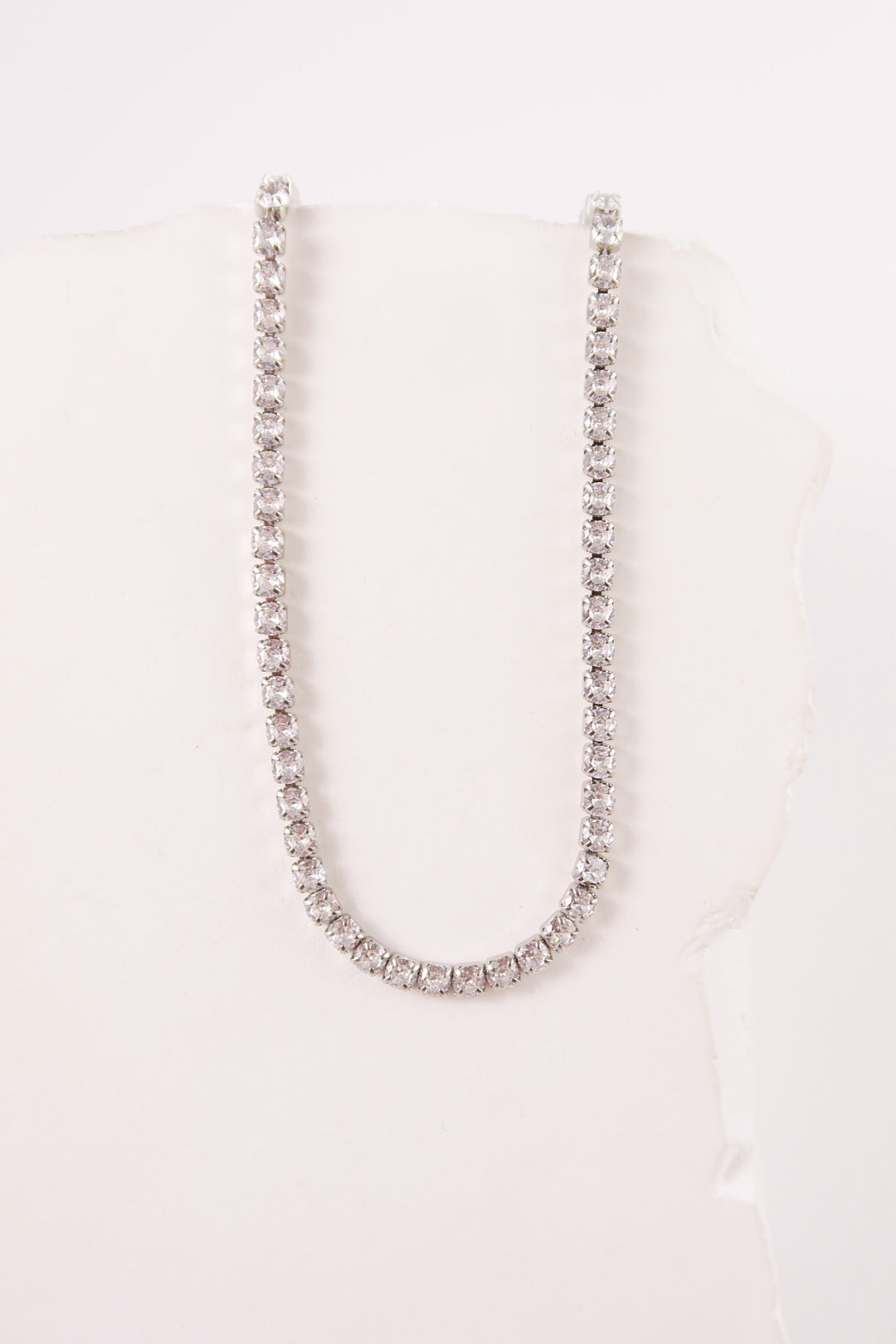 Elegante collar de tenis con deslizador ajustable