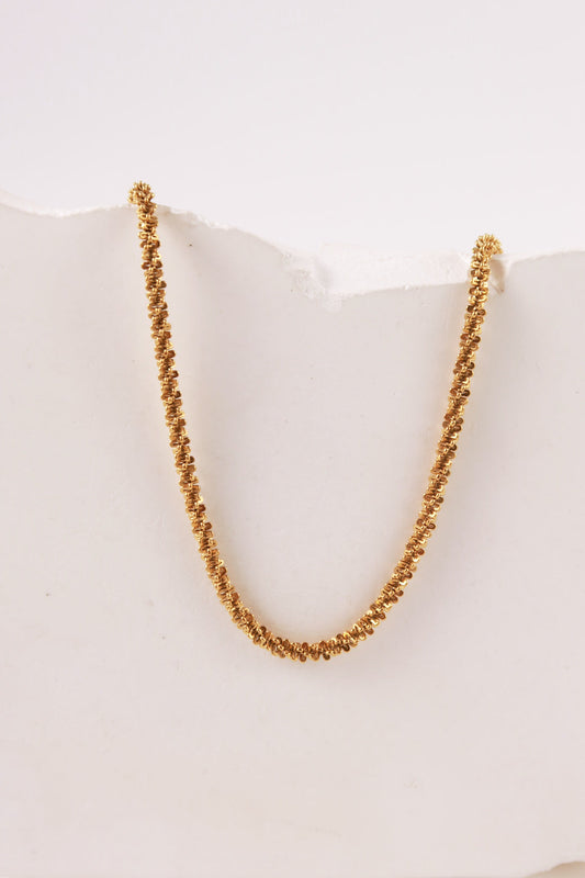 Collar elegante y refinado
