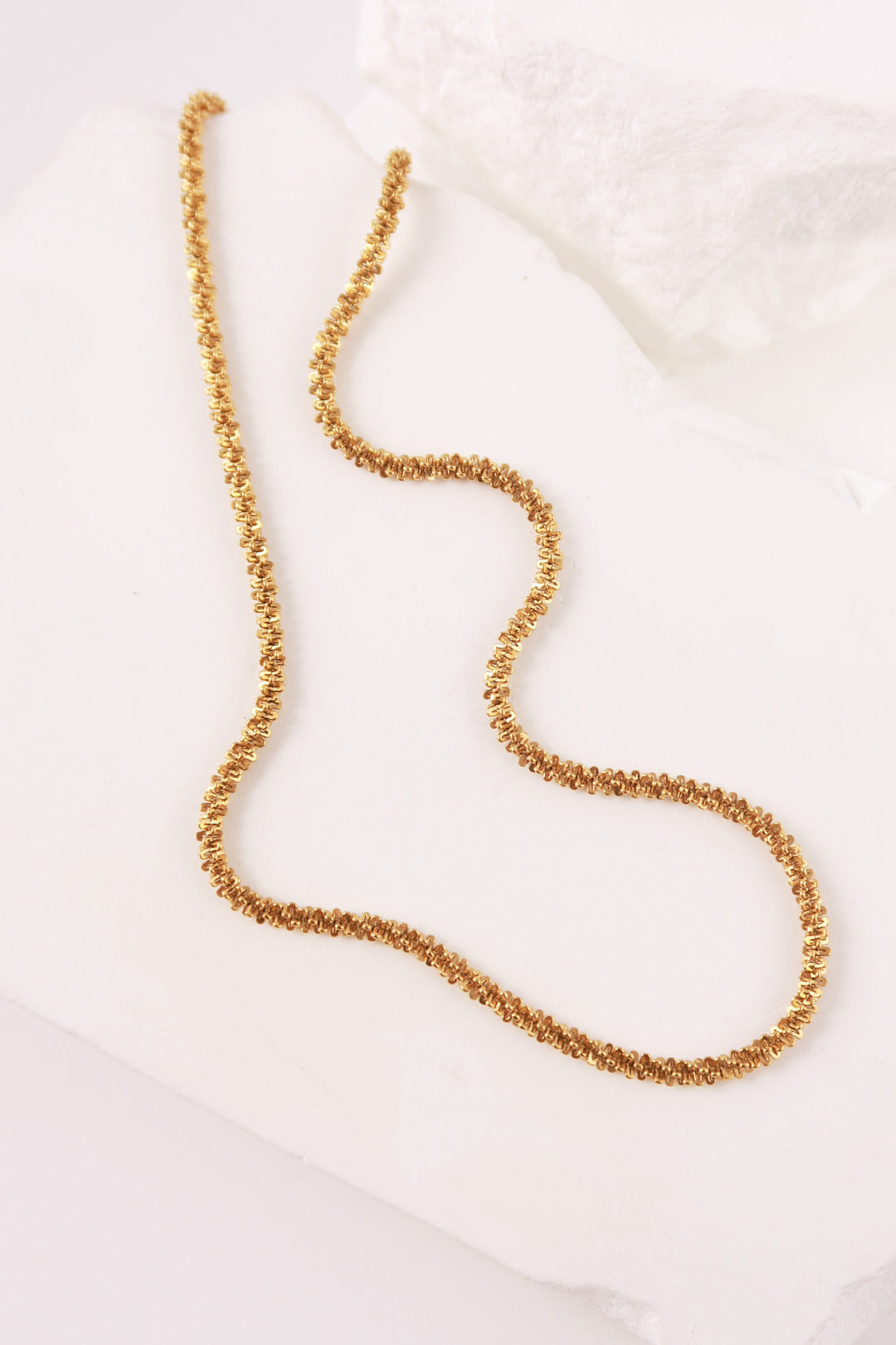 Collar elegante y refinado