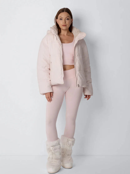Chaqueta acolchada corta clásica WarmCore™ con capucha desmontable
