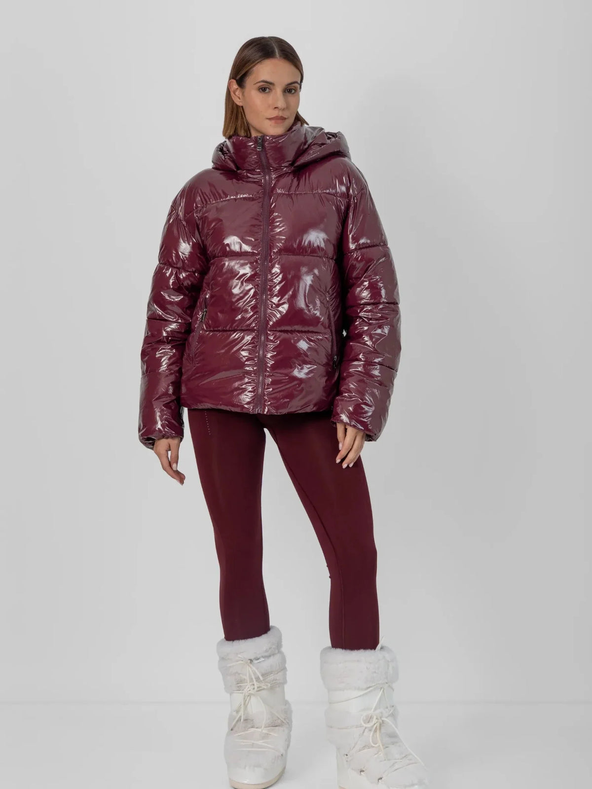 Chaqueta acolchada corta clásica WarmCore™ con capucha desmontable